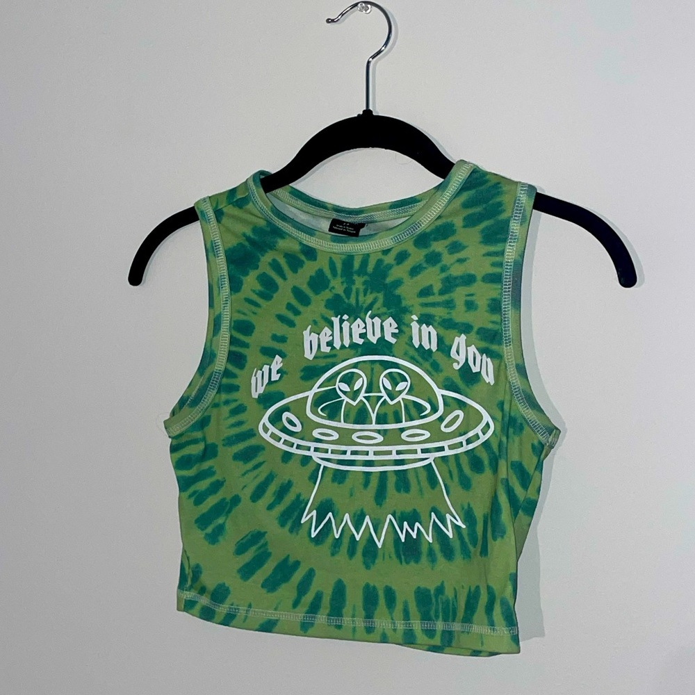 “we believe in you” urban crop top👽